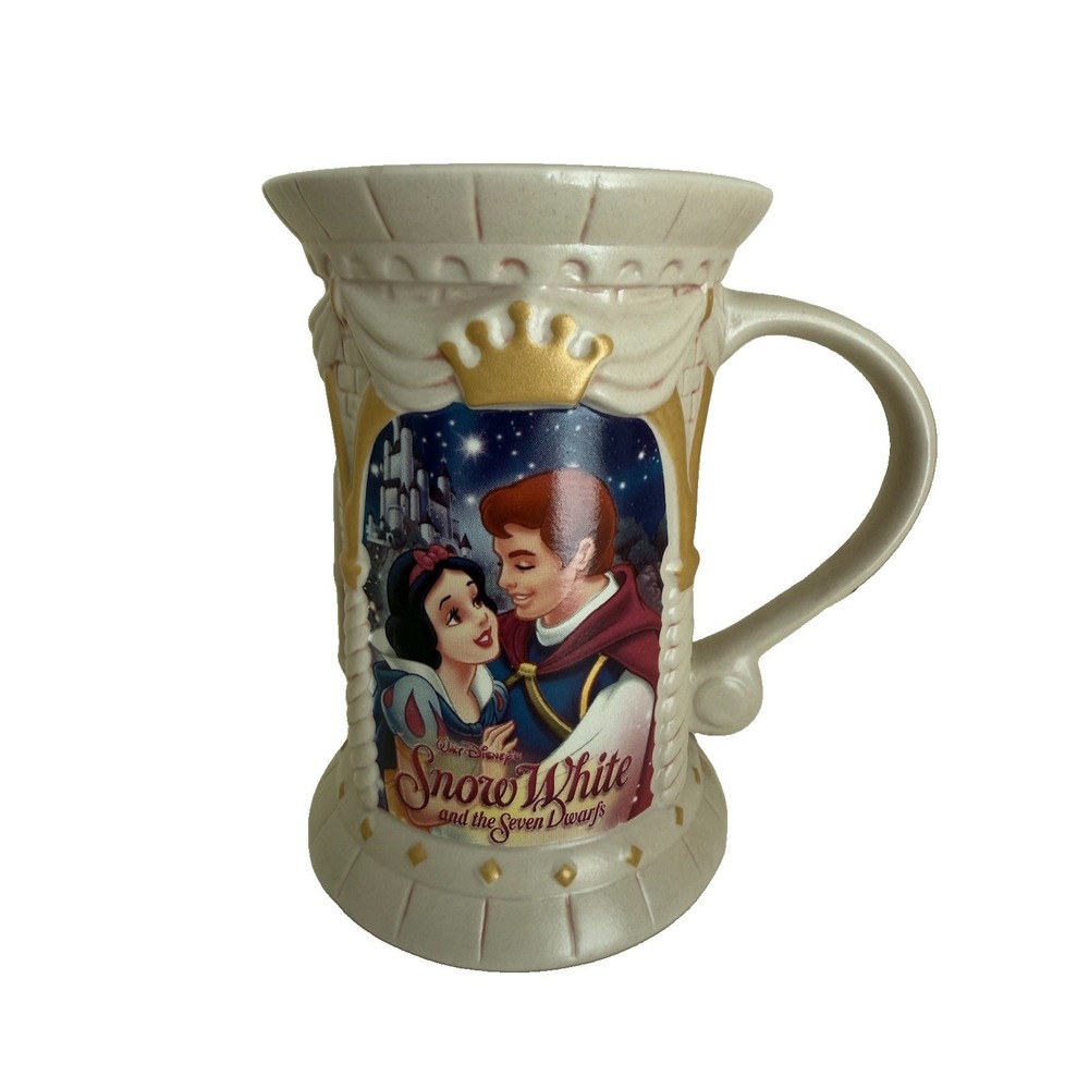 Disney Store Exclusive Snow White Seven Dwarfs Castle Relief Coffee Mug Cup